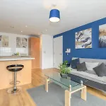 Hub - Ideal For Couples Families - Pass The Keys Apartamento