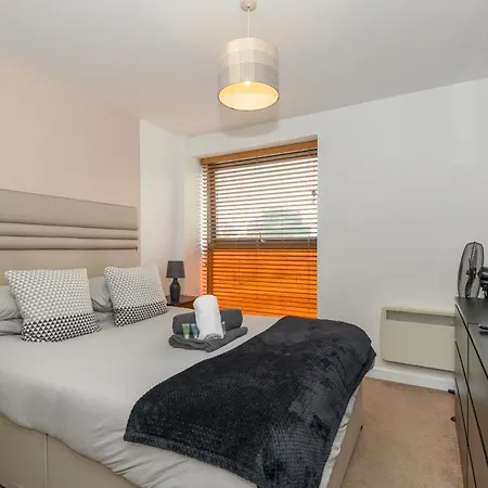 Apartmán Hub - Ideal For Couples Families - Pass The Keys *