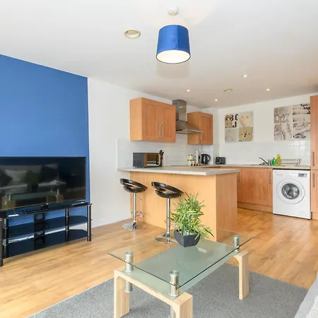 Hub - Ideal For Couples Families - Pass The Keys *
