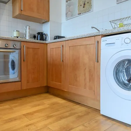 Hub - Ideal For Couples Families - Pass The Keys