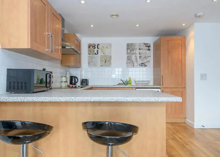 Hub - Ideal For Couples Families - Pass The Keys