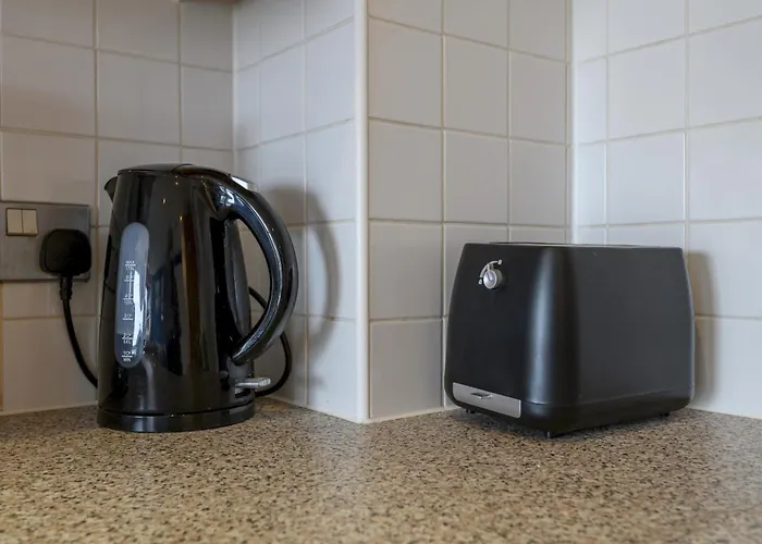 Hub - Ideal For Couples Families - Pass The Keys *