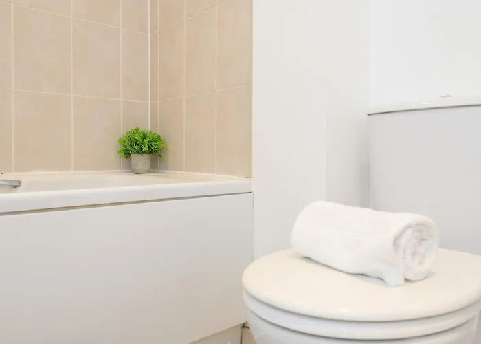 Hub - Ideal For Couples Families - Pass The Keys *