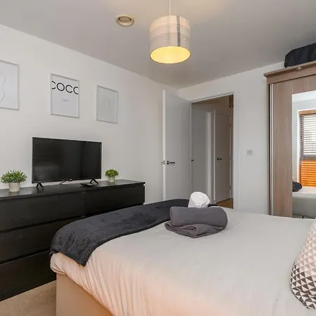 Hub - Ideal For Couples Families - Pass The Keys Appartement