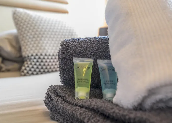 Hub - Ideal For Couples Families - Pass The Keys